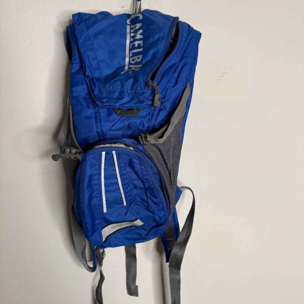 Camelbak Unisex‎ Rogue Hydration Pack Backpack Blue Hiking Running Cycling